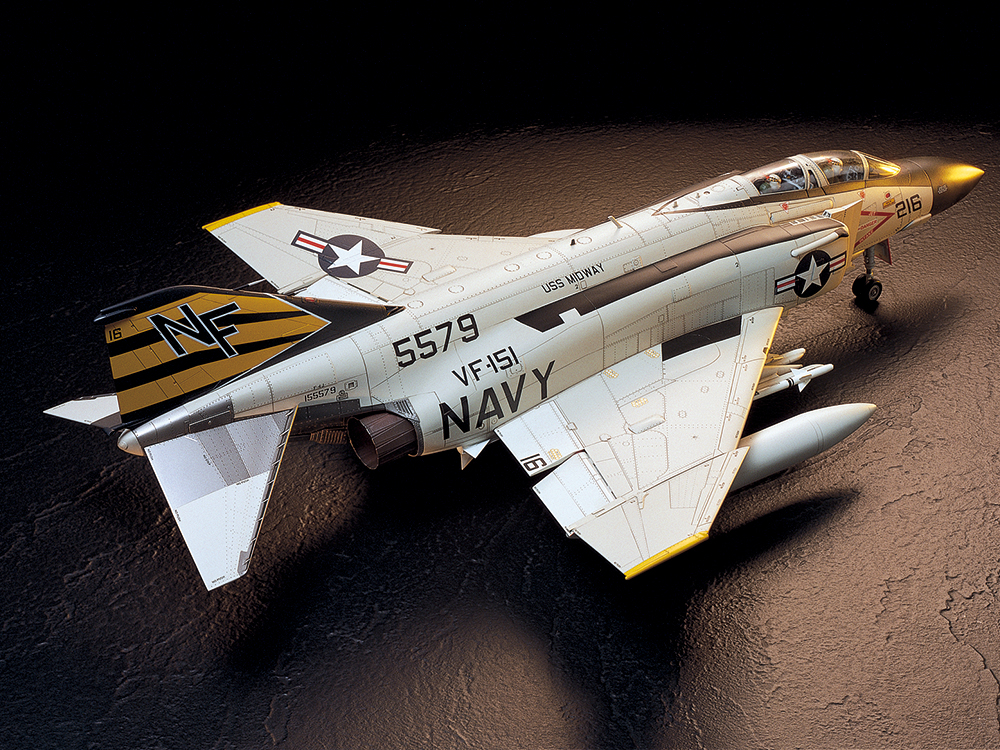 1/32 マクダネル ダグラス F-4J ファントムII U.S.NAVY (完成品): スケールモデル｜TAMIYA SHOP ONLINE  -タミヤ公式オンラインストア-