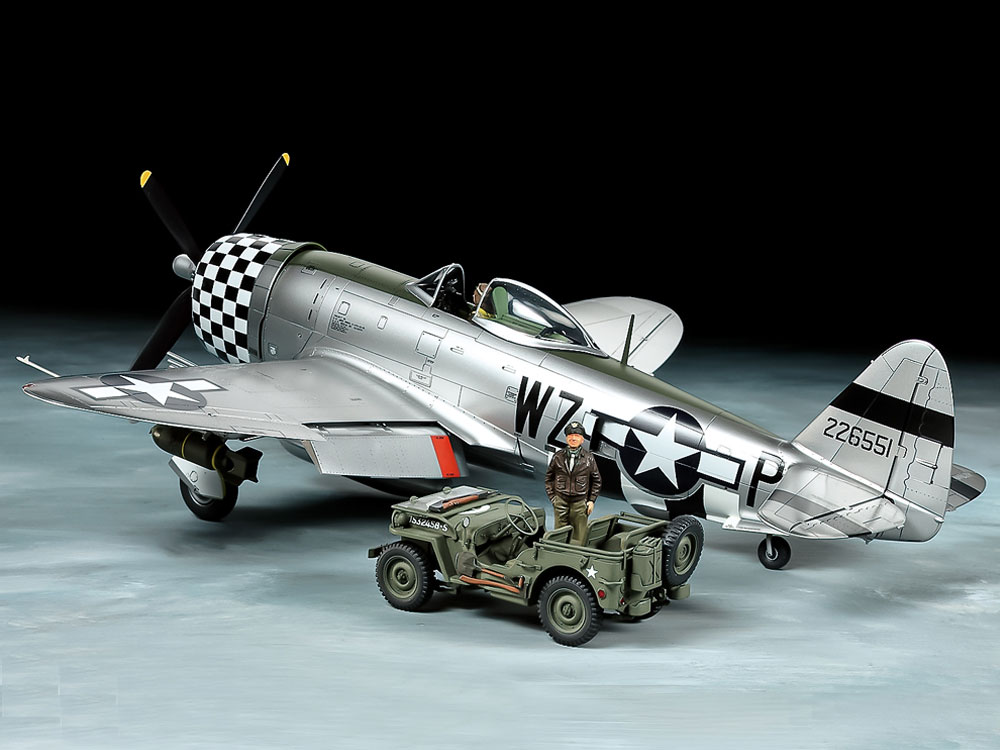 【新作SALE】1/48 タミヤ　P-47D サンダーボルト　完成品 完成品