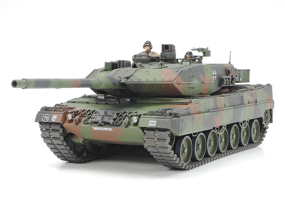 安心発送】 1/35 組立塗装済完成品 レオパルト２A5 ドイツ主力戦車 