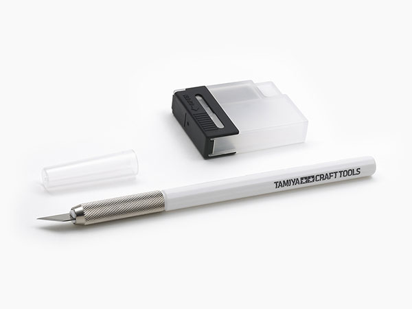 ���f���[�Y�i�C�t�i�z���C�g�j